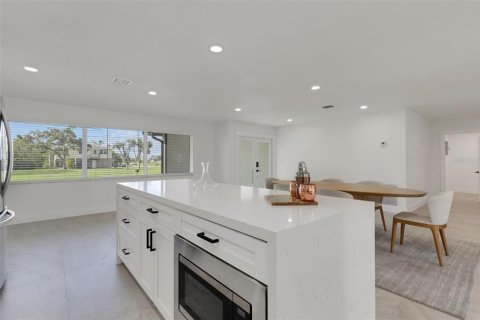 House in Palmetto, Florida 4 bedrooms, 212.19 sq.m. № 1868850 - photo 10