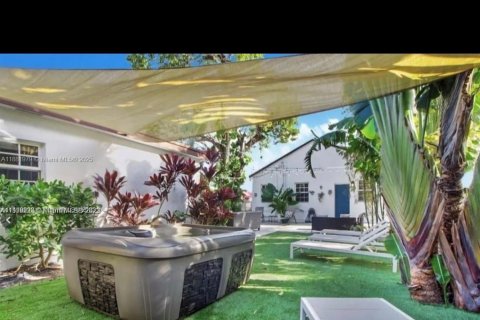 Villa ou maison à vendre à Miami, Floride: 4 chambres, 168.34 m2 № 1931439 - photo 20