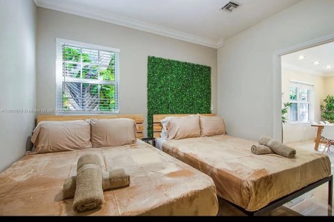 Villa ou maison à vendre à Miami, Floride: 4 chambres, 168.34 m2 № 1931439 - photo 2