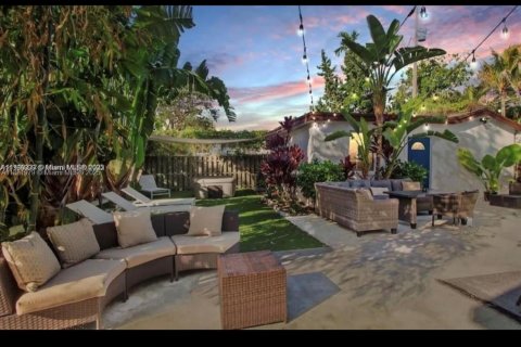 Villa ou maison à vendre à Miami, Floride: 4 chambres, 168.34 m2 № 1931439 - photo 18