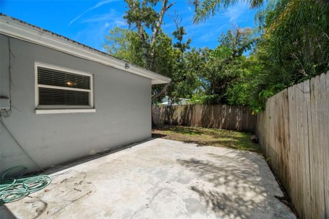 House in Clearwater, Florida 4 bedrooms, 181.44 sq.m. № 1847966 - photo 23