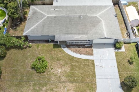 House in Clearwater, Florida 4 bedrooms, 181.44 sq.m. № 1847966 - photo 25