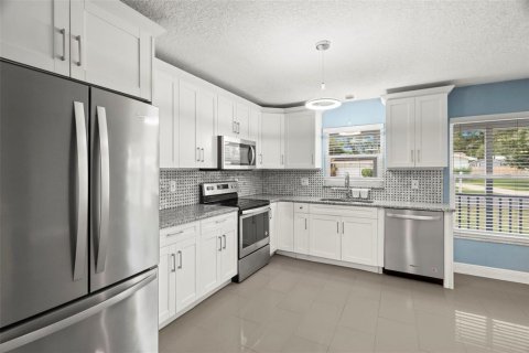 House in Clearwater, Florida 4 bedrooms, 181.44 sq.m. № 1847966 - photo 5