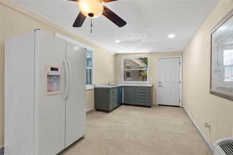 House in Clearwater, Florida 4 bedrooms, 181.44 sq.m. № 1847966 - photo 20