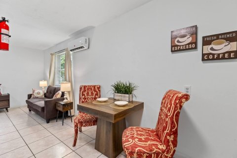 Appartement à louer à Hollywood, Floride: 3 pièces, 48.68 m2 № 2376217 - photo 4
