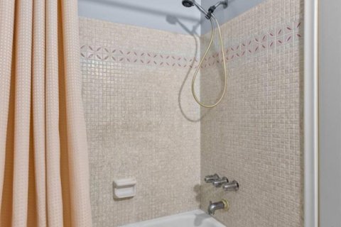 Appartement à louer à Hollywood, Floride: 3 pièces, 48.68 m2 № 2376217 - photo 6