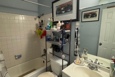 Купить коммерческую недвижимость в Лейк-Уорт, Флорида 1214.05м2, № 2046015 - фото 14