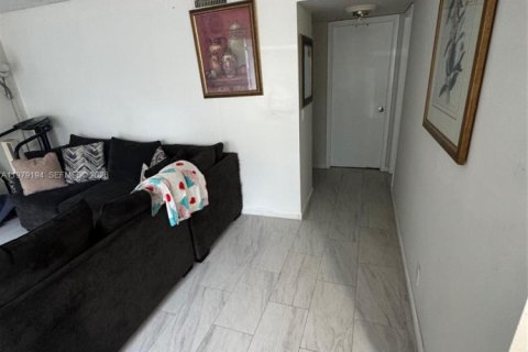 Купить коммерческую недвижимость в Лейк-Уорт, Флорида 1214.05м2, № 2046015 - фото 13