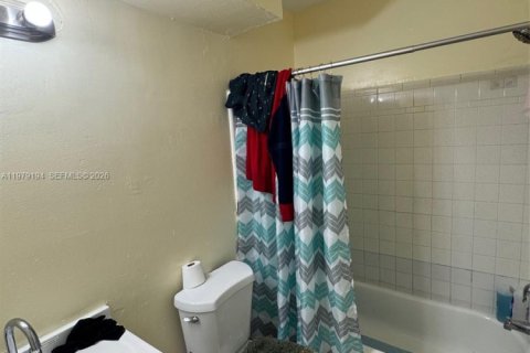 Купить коммерческую недвижимость в Лейк-Уорт, Флорида 1214.05м2, № 2046015 - фото 17