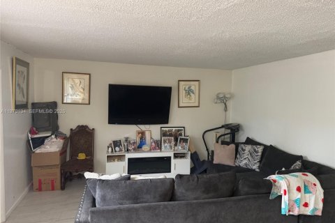 Купить коммерческую недвижимость в Лейк-Уорт, Флорида 1214.05м2, № 2046015 - фото 12