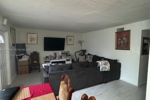 Купить коммерческую недвижимость в Лейк-Уорт, Флорида 1214.05м2, № 2046015 - фото 11