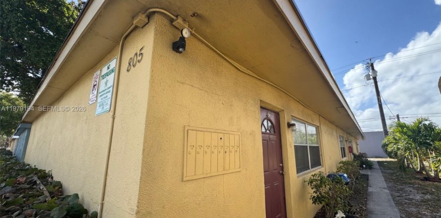 Коммерческая недвижимость в Лейк-Уорт, Флорида 1214.05м2 № 2046015