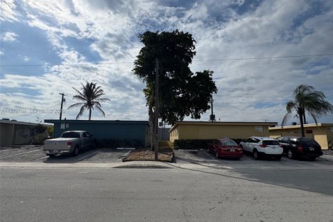 Купить коммерческую недвижимость в Лейк-Уорт, Флорида 1214.05м2, № 2046015 - фото 6