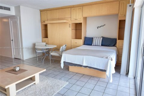 Copropriété à louer à Hallandale Beach, Floride: 1 chambre, 50.63 m2 № 1961775 - photo 7