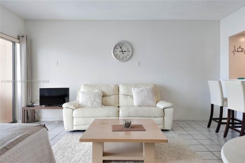 Copropriété à louer à Hallandale Beach, Floride: 1 chambre, 50.63 m2 № 1961775 - photo 5