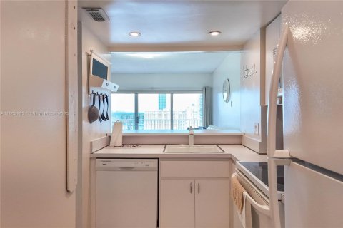 Copropriété à louer à Hallandale Beach, Floride: 1 chambre, 50.63 m2 № 1961775 - photo 12