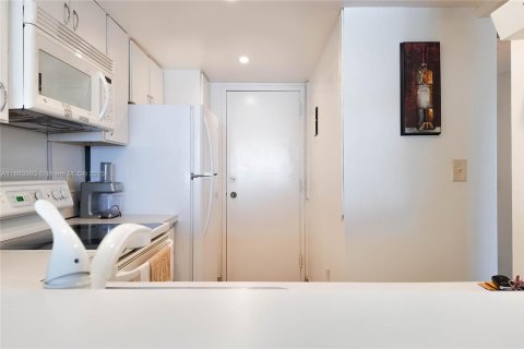 Copropriété à louer à Hallandale Beach, Floride: 1 chambre, 50.63 m2 № 1961775 - photo 11