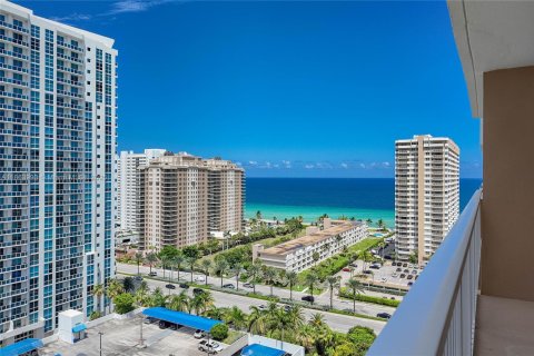Copropriété à louer à Hallandale Beach, Floride: 1 chambre, 50.63 m2 № 1961775 - photo 2