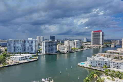 Copropriété à louer à Hallandale Beach, Floride: 1 chambre, 50.63 m2 № 1961775 - photo 3