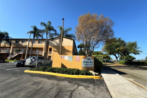 Condo in Miami, Florida, 3 bedrooms  № 2038850