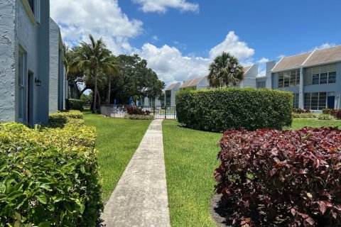 Copropriété à louer à Delray Beach, Floride: 2 chambres, 104.61 m2 № 1186440 - photo 1