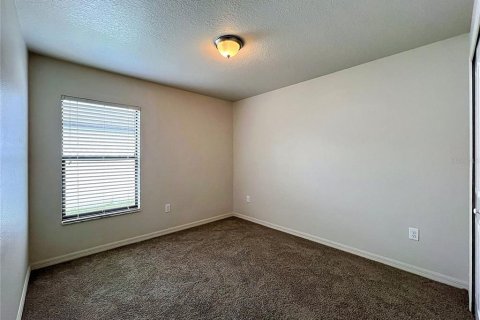 House in Zephyrhills, Florida 3 bedrooms, 135.73 sq.m. № 2266998 - photo 21