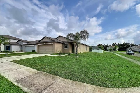 House in Zephyrhills, Florida 3 bedrooms, 135.73 sq.m. № 2266998 - photo 3