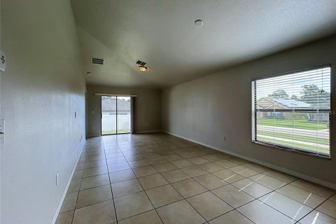 House in Zephyrhills, Florida 3 bedrooms, 135.73 sq.m. № 2266998 - photo 11