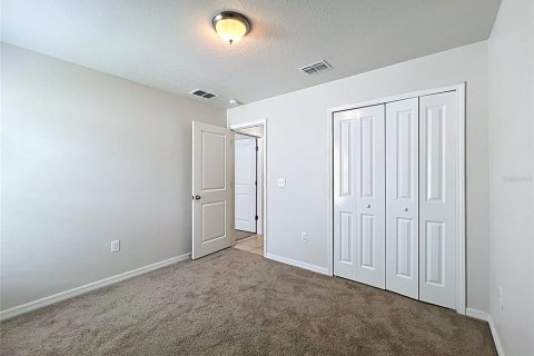 House in Zephyrhills, Florida 3 bedrooms, 135.73 sq.m. № 2266998 - photo 24