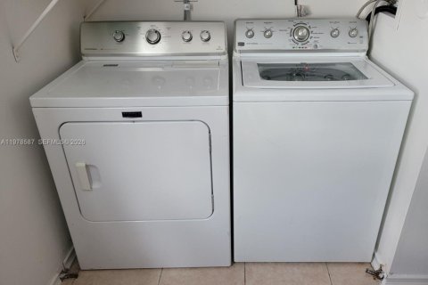 Condominio en venta en Tamarac, Florida, 3 dormitorios, 117.34 m2 № 2044455 - foto 10