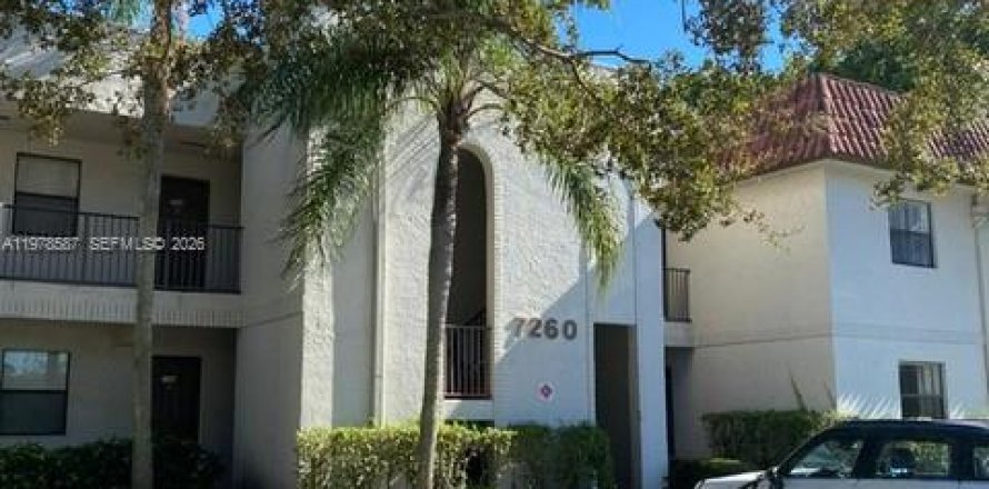 Condominio en Tamarac, Florida, 3 dormitorios  № 2044455