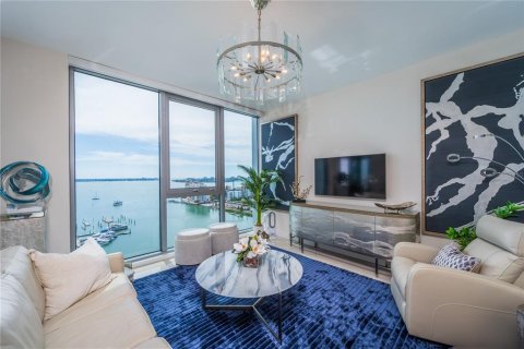 Condo in Sarasota, Florida, 2 bedrooms  № 1904907 - photo 17