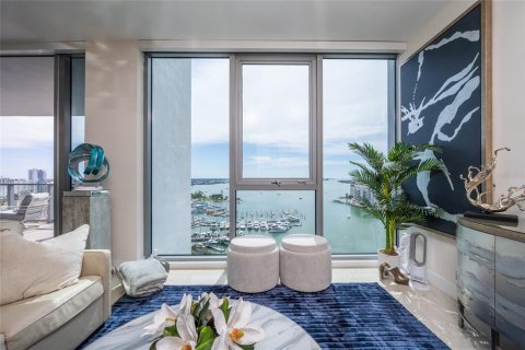 Condo in Sarasota, Florida, 2 bedrooms  № 1904907 - photo 19
