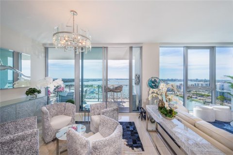 Condo in Sarasota, Florida, 2 bedrooms  № 1904907 - photo 22