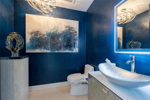 Condo in Sarasota, Florida, 2 bedrooms  № 1904907 - photo 23