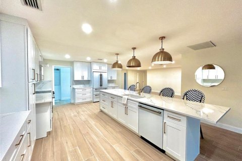 Casa en alquiler en North Redington Beach, Florida, 4 dormitorios, 252.23 m2 № 1677242 - foto 4