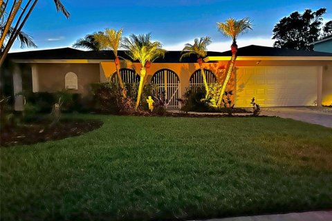 Casa en alquiler en North Redington Beach, Florida, 4 dormitorios, 252.23 m2 № 1677242 - foto 2