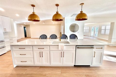 Casa en alquiler en North Redington Beach, Florida, 4 dormitorios, 252.23 m2 № 1677242 - foto 8