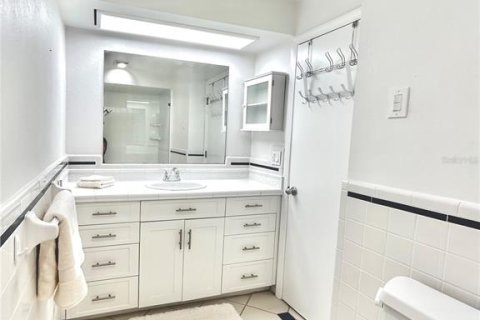 Casa en alquiler en North Redington Beach, Florida, 4 dormitorios, 252.23 m2 № 1677242 - foto 17