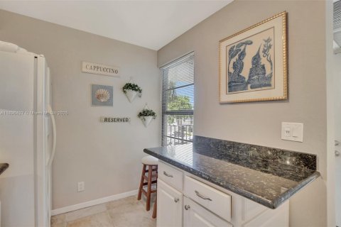 Condo in Boca Raton, Florida, 2 bedrooms  № 1948019 - photo 10