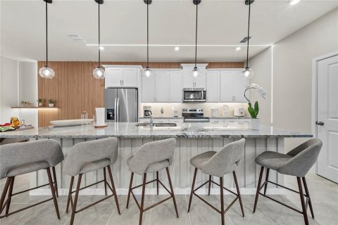 Villa ou maison à vendre à Kissimmee, Floride: 6 chambres, 279.54 m2 № 2416899 - photo 9