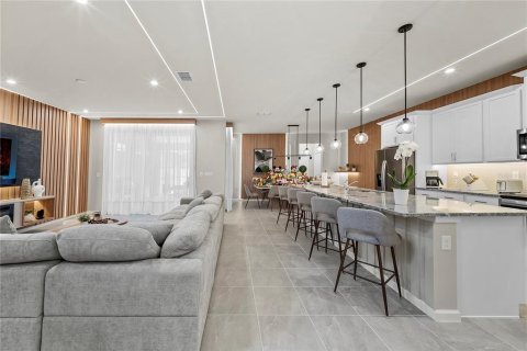 Villa ou maison à vendre à Kissimmee, Floride: 6 chambres, 279.54 m2 № 2416899 - photo 10