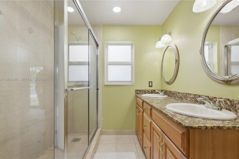 House in Coral Springs, Florida 4 bedrooms, 157.93 sq.m. № 2066138 - photo 19