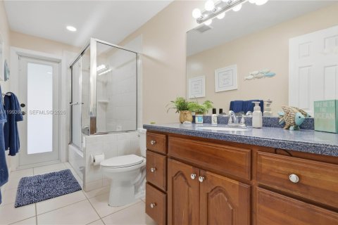 House in Coral Springs, Florida 4 bedrooms, 157.93 sq.m. № 2066138 - photo 15