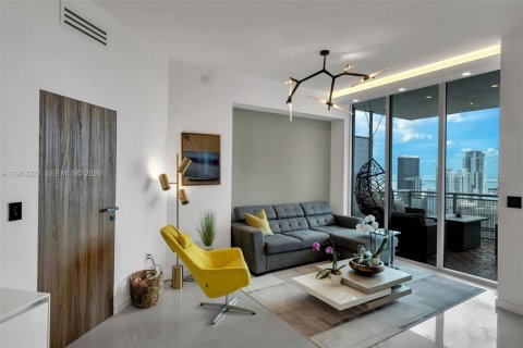 Copropriété à louer à Miami, Floride: 2 chambres, 99.87 m2 № 2025756 - photo 2