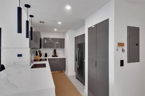 Copropriété à louer à Miami, Floride: 2 chambres, 99.87 m2 № 2025756 - photo 9