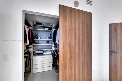 Copropriété à louer à Miami, Floride: 2 chambres, 99.87 m2 № 2025756 - photo 22