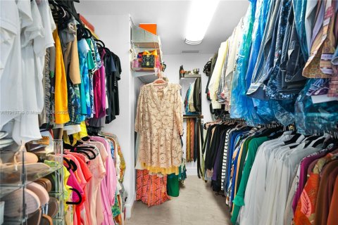 Купить кондоминиум в Майами-Бич, Флорида 1 спальня, 86.4м2, № 1968471 - фото 25