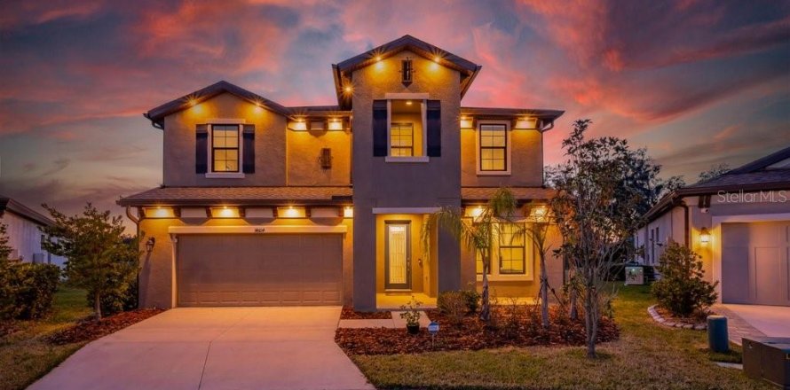 House in Fish Hawk, Florida 5 bedrooms, 313.55 sq.m. № 2223548
