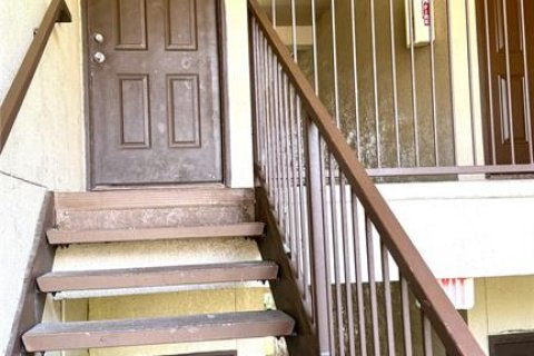 Condominio en alquiler en Tampa, Florida, 2 dormitorios, 117.99 m2 № 1907667 - foto 3